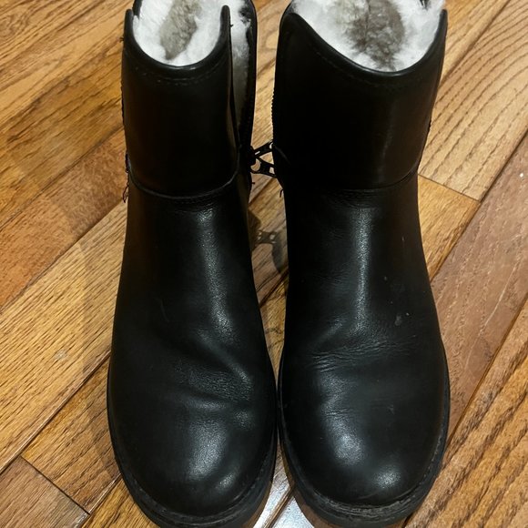 Ugg Leather Boots - Picture 1 of 9
